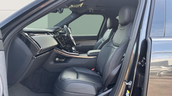 Land Rover Range Rover Sport 3.0 D300 Dynamic SE 5dr Auto Diesel Estate - Image 3